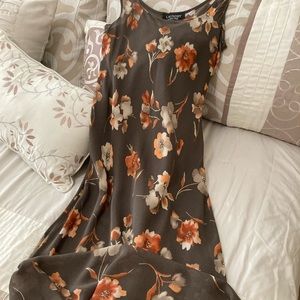 Laundry by Shelli Segal slip dress